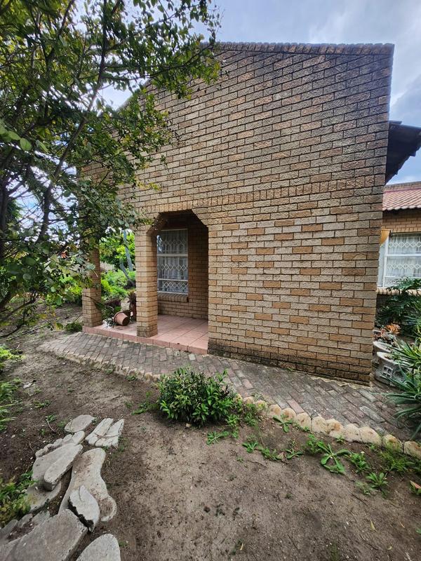 10 Bedroom Property for Sale in Montshioa North West